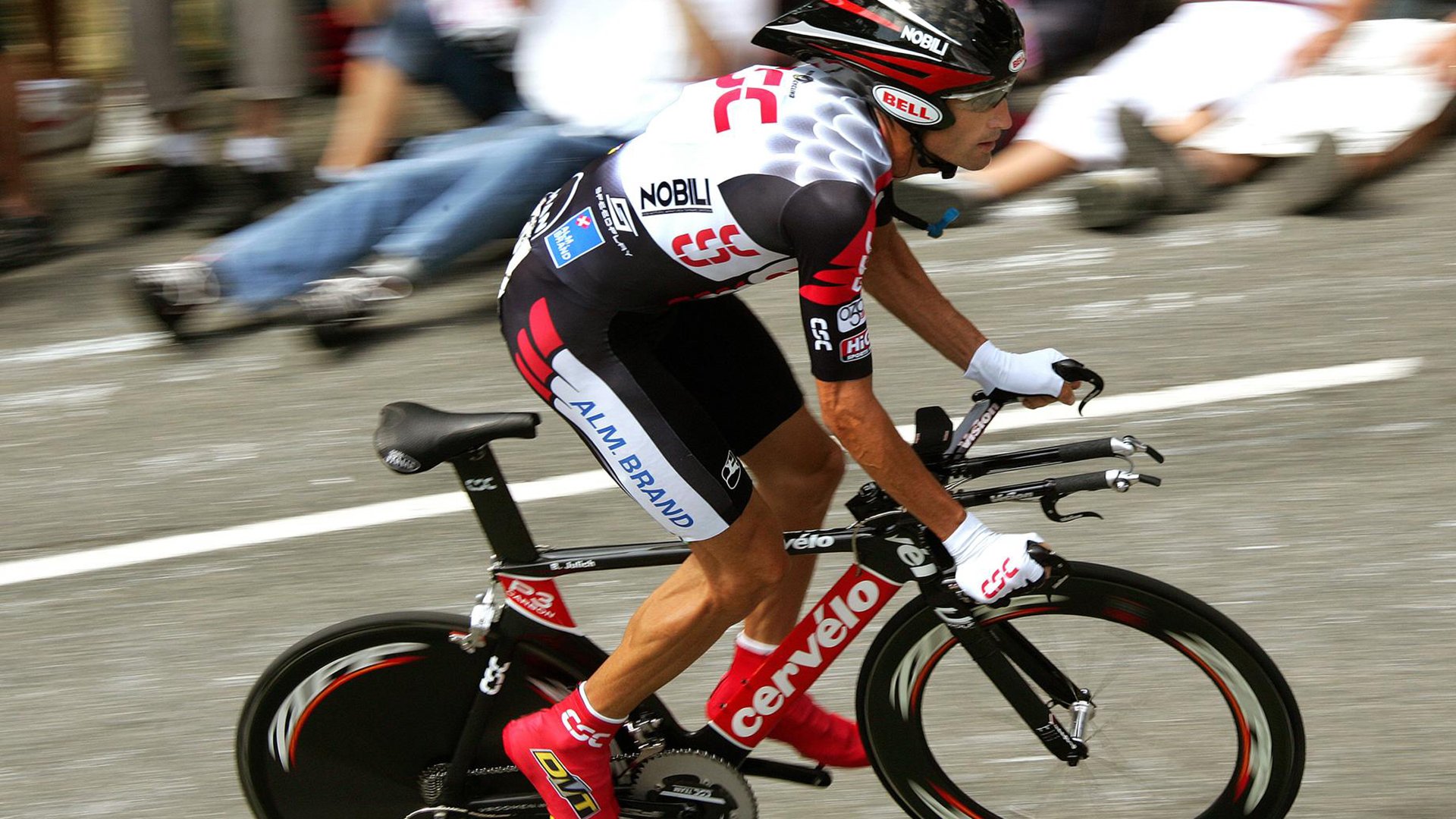 开yun体育-莫莉·奥卡拉汉展现强大爆发力，莫利卡拉汉