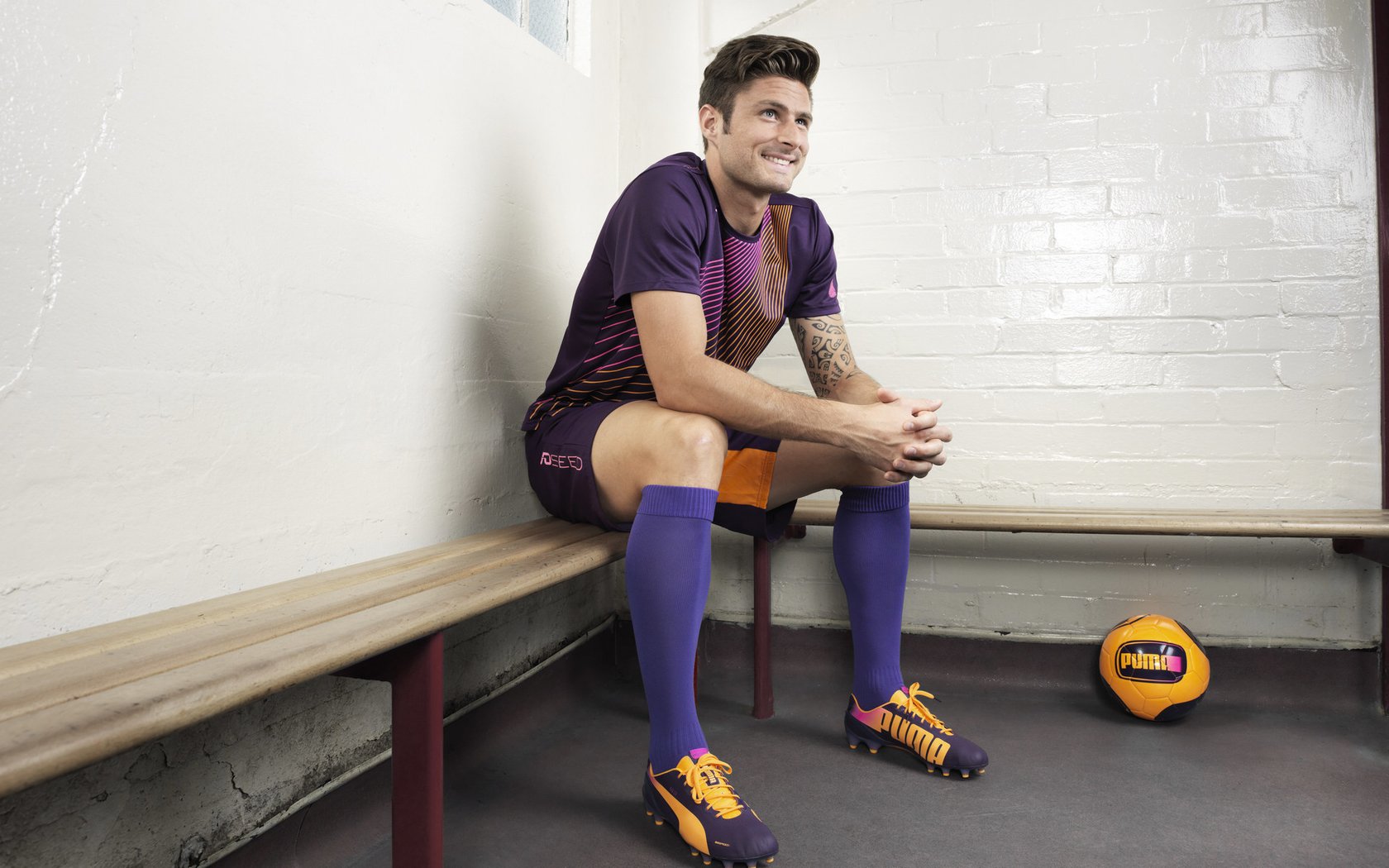 队员间配合默契,换人策略得当,队员配合的重要性